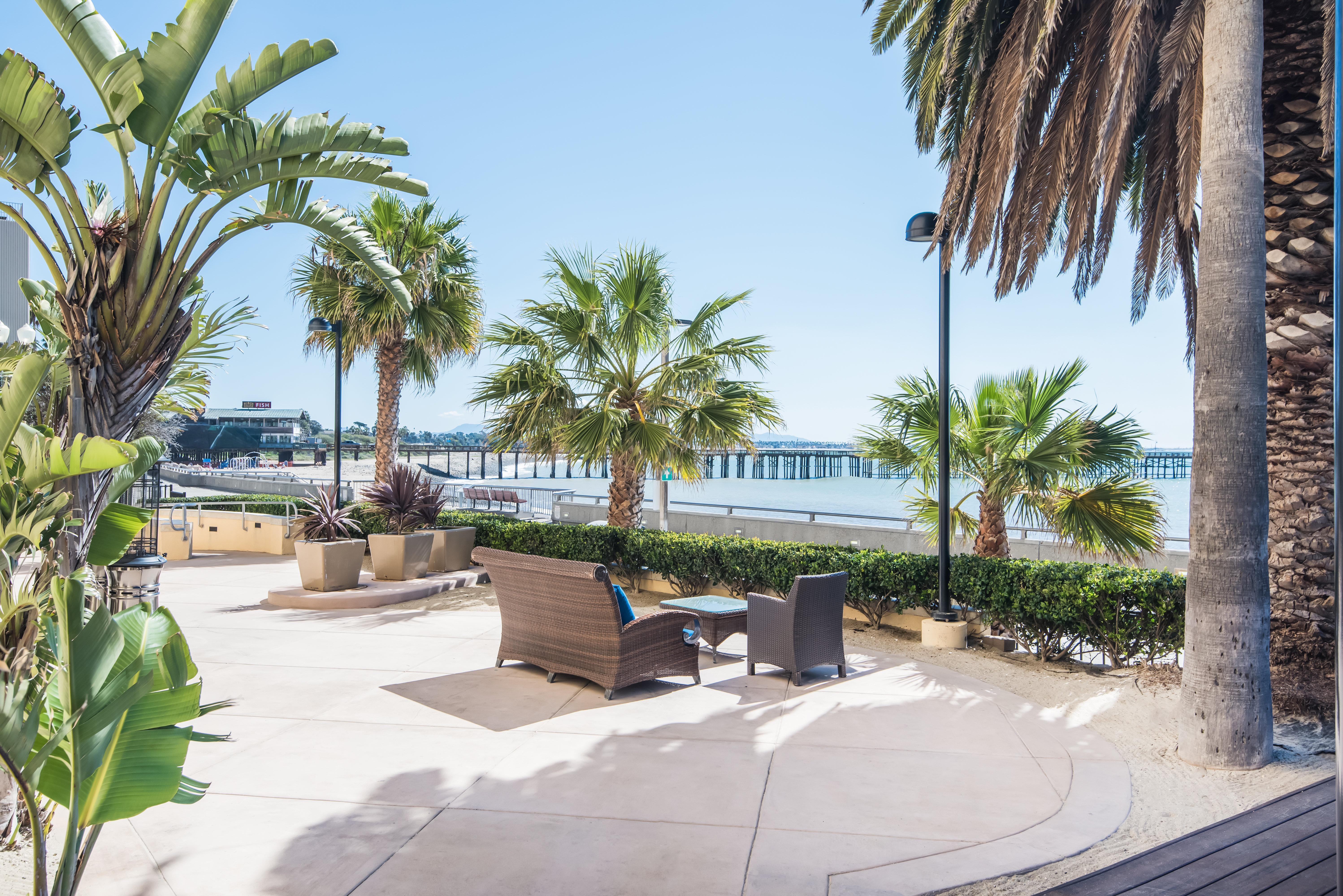 Crowne Plaza By Ihg Hotel 4*