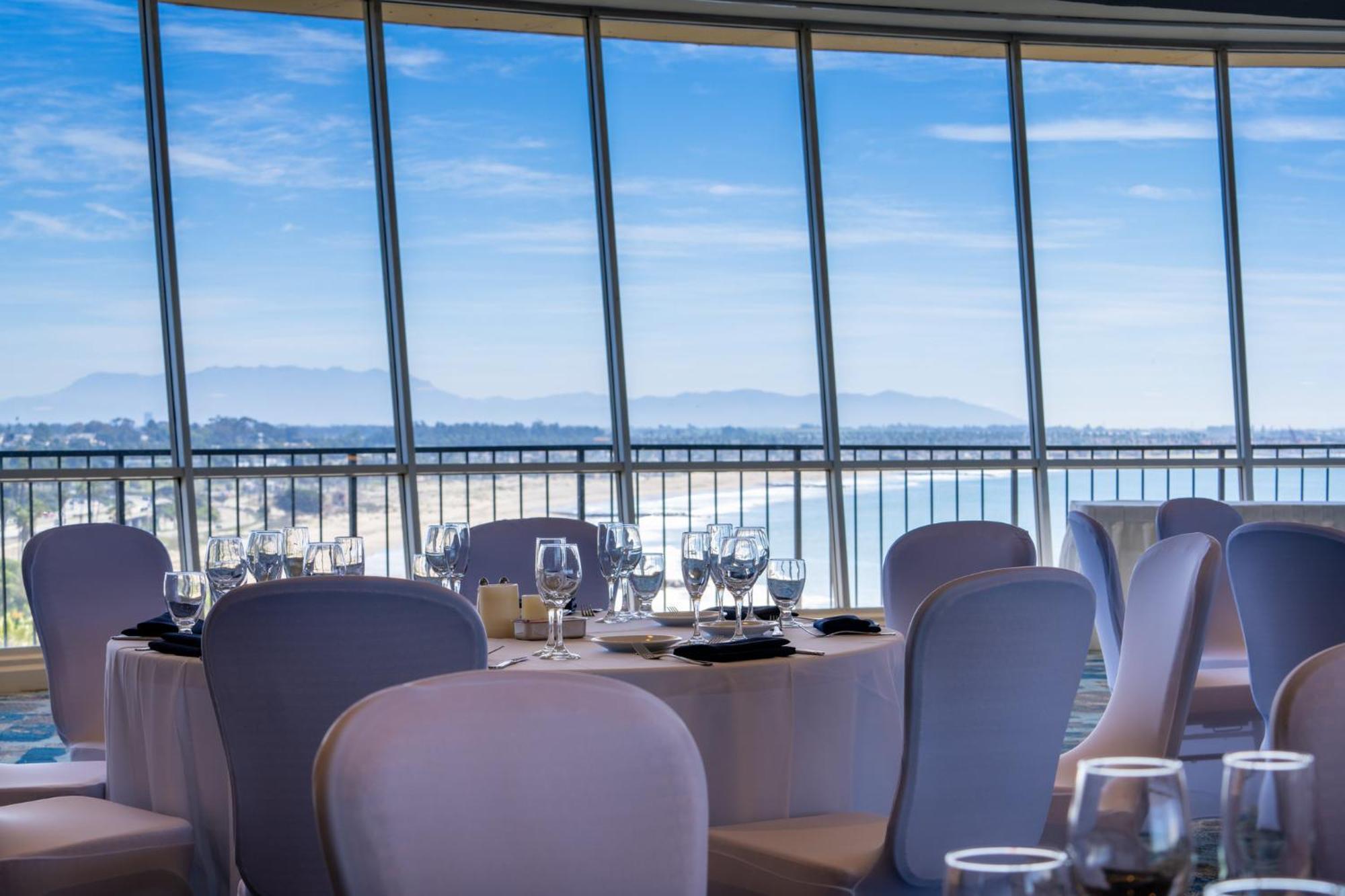 Hotel Crowne Plaza By Ihg 4*